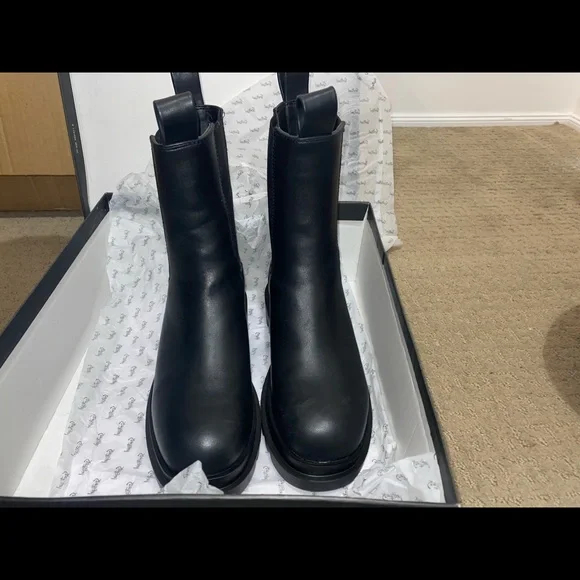 Black Sportgirl boots for sale - Picture 3 of 5